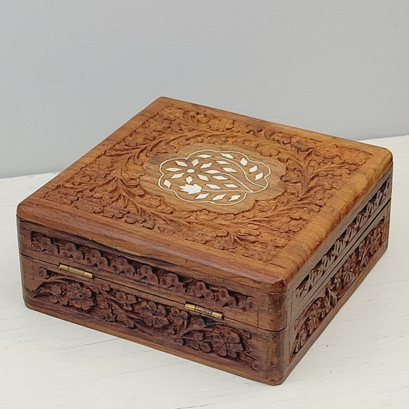 Vintage Sheesham Indian Rosewood Hand Carved Floral Box | Made in India - Picture 16 of 16